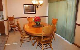 Seven Springs 2 Bedroom Standard Condo, Sleeps 10! by RedAwning - Save