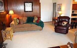 Seven Springs 2 Bedroom Standard Condo, Sleeps 10! by RedAwning - Save