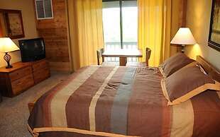 Seven Springs Stoneridge 3 Bedroom Standard Condo - Pet Friendly! by R