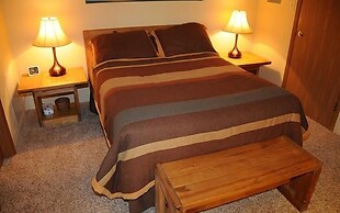 Seven Springs Stoneridge 3 Bedroom Standard Condo - Pet Friendly! by R