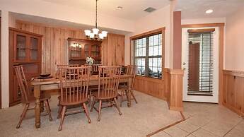 Seven Springs 4 BR Premium Condo, Sleeps 9 by RedAwning - Save 10% on