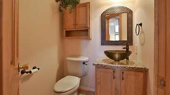 Seven Springs 4 BR Premium Condo, Sleeps 9 by RedAwning - Save 10% on