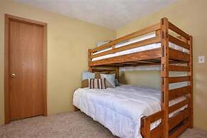 Seven Springs 4 BR Premium Condo, Sleeps 9 by RedAwning - Save 10% on