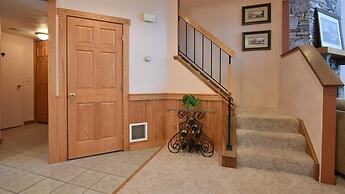 Seven Springs 4 BR Premium Condo, Sleeps 9 by RedAwning - Save 10% on