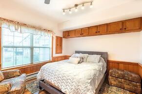 Seven Springs 4 BR Premium Condo, Sleeps 9 by RedAwning - Save 10% on