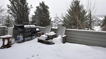 Seven Springs 4 BR Premium Condo, Sleeps 9 by RedAwning - Save 10% on