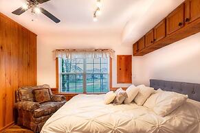 Seven Springs 4 BR Premium Condo, Sleeps 9 by RedAwning - Save 10% on