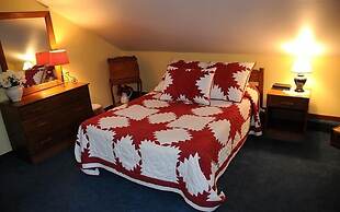 Seven Springs 2 BR + Loft Condo, Private Deck by RedAwning - Save 10% 