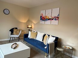 Charming 4-bed House in Winchester,free Parking