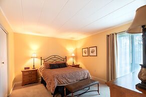 Seven Springs 2 Bedroom Deluxe Condo with Private Deck! by RedAwning -