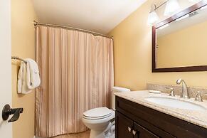Seven Springs 2 Bedroom Deluxe Condo with Private Deck! by RedAwning -