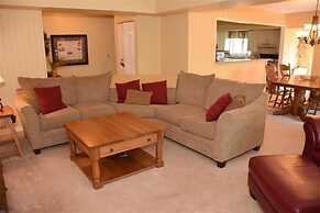 Seven Springs 2 Bedroom Deluxe Condo with Private Deck! by RedAwning -