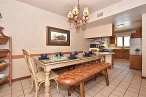 Seven Springs 4 BR Deluxe Townhouse, Sleeps 11! by RedAwning - Save 10