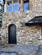 Winterleaf 4 Bedroom Home by RedAwning