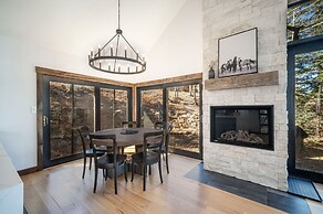 Winterleaf 4 Bedroom Home by RedAwning