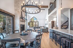 Winterleaf 4 Bedroom Home by RedAwning