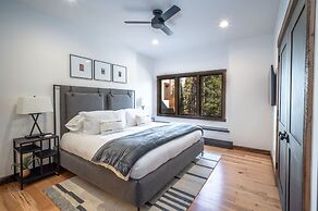 Winterleaf 4 Bedroom Home by RedAwning