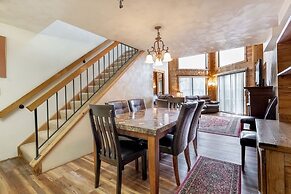 Seven Springs Stoneridge 3 BR + Loft Standard Condo, Pet Friendly! by