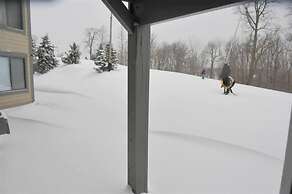 Seven Springs Stoneridge 3 Bedroom Standard Condo with Ski-In/Out, Mou