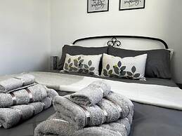 Charming 4-bed House in Cheltenham, Free Parking