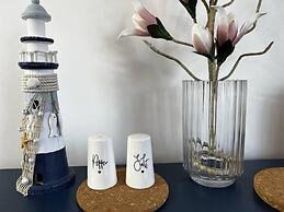 Charming 4-bed House in Cheltenham, Free Parking