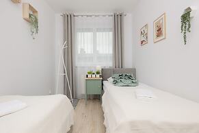 Bemowo Family Apartment by Renters