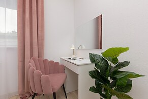 Bemowo Family Apartment by Renters