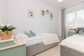 Bemowo Family Apartment by Renters