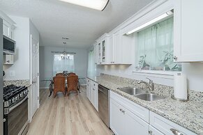 Renovated Home Near Beach and Shopping