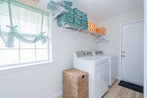 Renovated Home Near Beach and Shopping