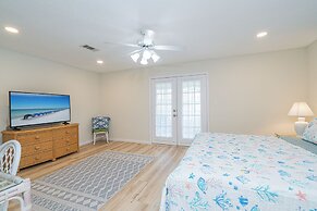 Renovated Home Near Beach and Shopping
