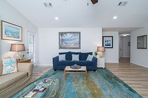 Renovated Home Near Beach and Shopping