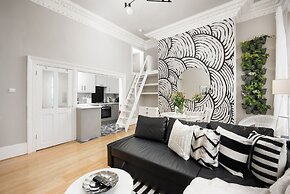 Stunning Arty Apartment & mezzanine