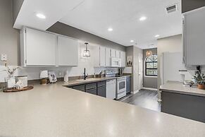 Farmhouse at the Foothills - Perfect Escape