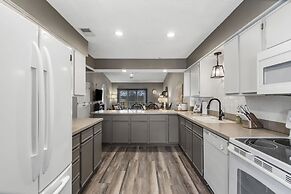 Farmhouse at the Foothills - Perfect Escape