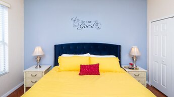 Mickey Mouse Cluff House