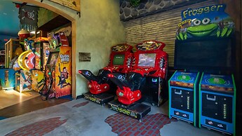 Mickey Mouse Cluff House