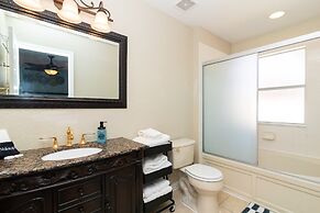 Mickey Mouse Cluff House