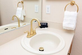 Mickey Mouse Cluff House