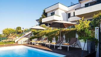 Villa Nan - Glorious sea Views