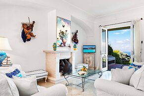 Villa Nan - Glorious sea Views