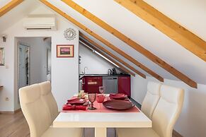 Romantic apartment in the attic
