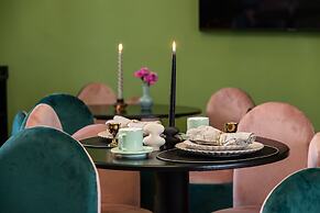 HOLT's Hotel De Mi Independencia