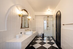 HOLT's Hotel De Mi Independencia