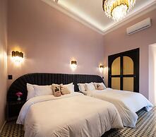 HOLT's Hotel De Mi Independencia