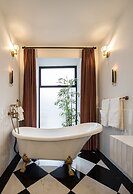 HOLT's Hotel De Mi Independencia