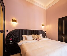 HOLT's Hotel De Mi Independencia