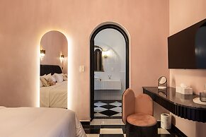 HOLT's Hotel De Mi Independencia