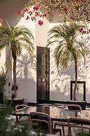 HOLT's Hotel De Mi Independencia