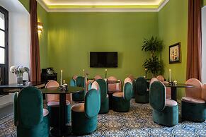 HOLT's Hotel De Mi Independencia